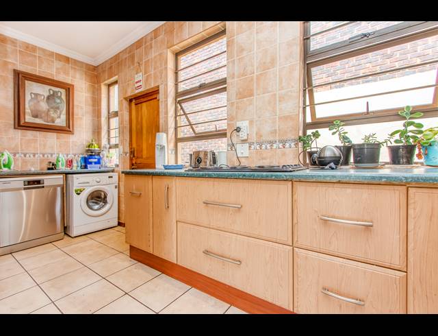2 BEDROOM FREESTANDING FOR SALE IN FAIRLAND